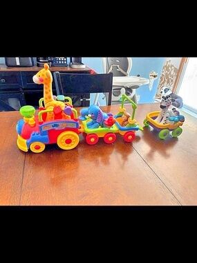 Fisher-Price Amazing Animals Sing & Go Choo-Choo Train Set